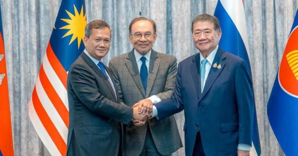 Harbiy royxatga olish va royxatga olish idorasida yalangoch porno hikoya Serebryany Bor plyajlarida jinsiy aloqa (video)